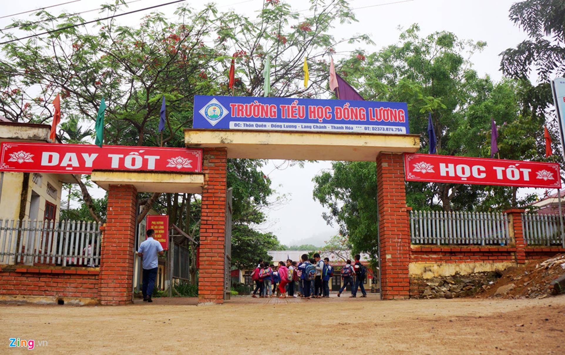 Trường vắng học sinh sau vụ kẻ cầm dao xông vào đâm 6 cô trò-1