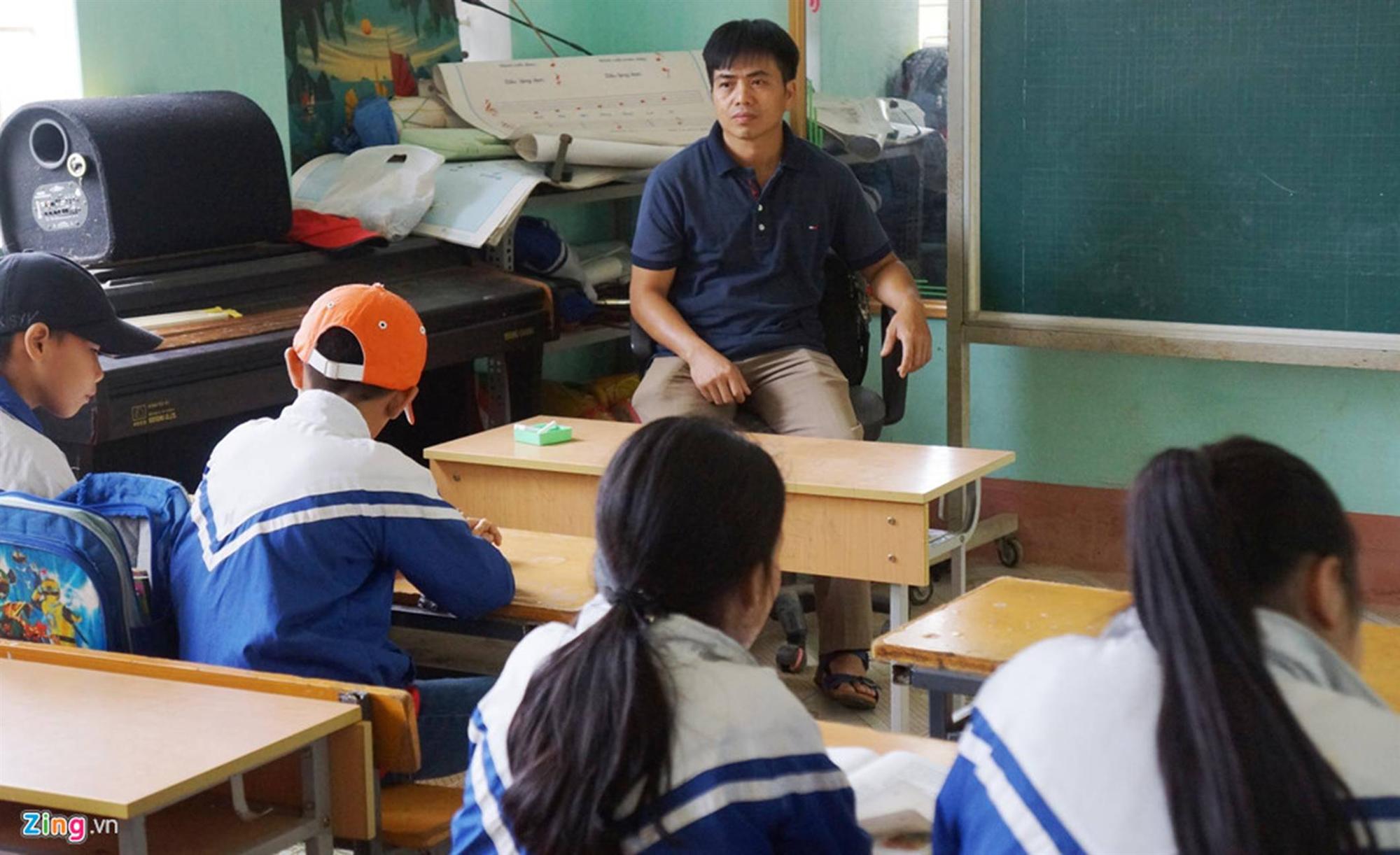 Trường vắng học sinh sau vụ kẻ cầm dao xông vào đâm 6 cô trò-10