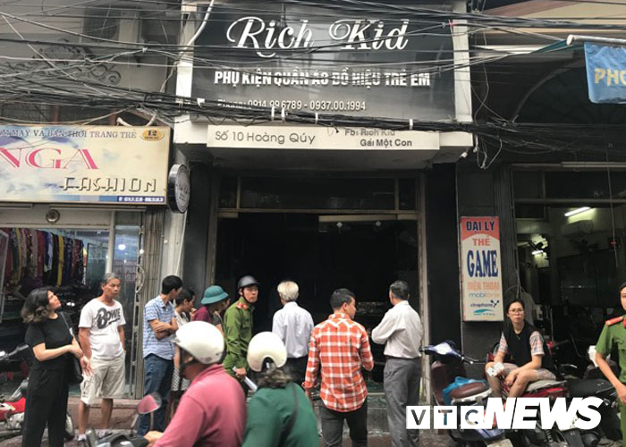 Danh tính người đàn ông ngang nhiên châm lửa đốt cửa hàng của vợ cũ trên phố Hải Phòng-2