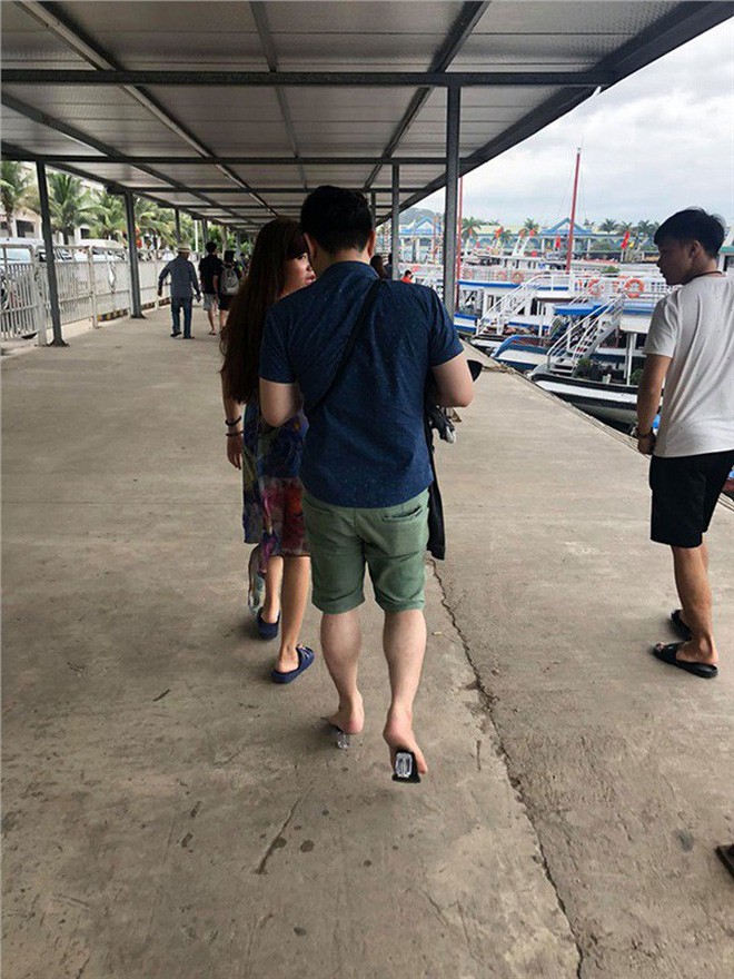 Chàng trai đổi dép lê cho bạn gái còn mình mang guốc lênh khênh, dân tình trông thấy khen ít mà bĩu môi thì nhiều-3