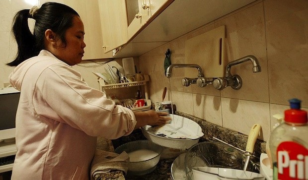 Khổ vì osin: Gia đình Bắc Ninh thuê phải giúp việc chảnh” hơn bà nội, lúc nghỉ việc còn tiện tay cầm sợi dây chuyền và bộ ấm chén-1