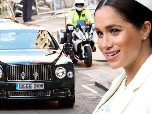 Người hâm mộ phấn khích, tung bằng chứng rõ ràng cho thấy Meghan vừa sinh con đầu lòng tại bệnh viện và đã trở về nhà