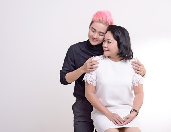 Thay cho mọi lời nói, đây là cách Sao Việt thể hiện tình cảm với đấng sinh thành: cảm động nhất là trường hợp cuối cùng!-5