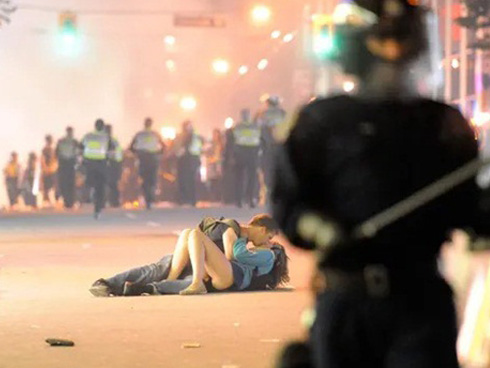 Câu chuyện cảm động về người phụ nữ mắc bệnh lạ xấu xí nhất thế giới, không sợ trở thành trò cười cho thiên hạ để cứu 4 đứa con khỏi chết đói-6