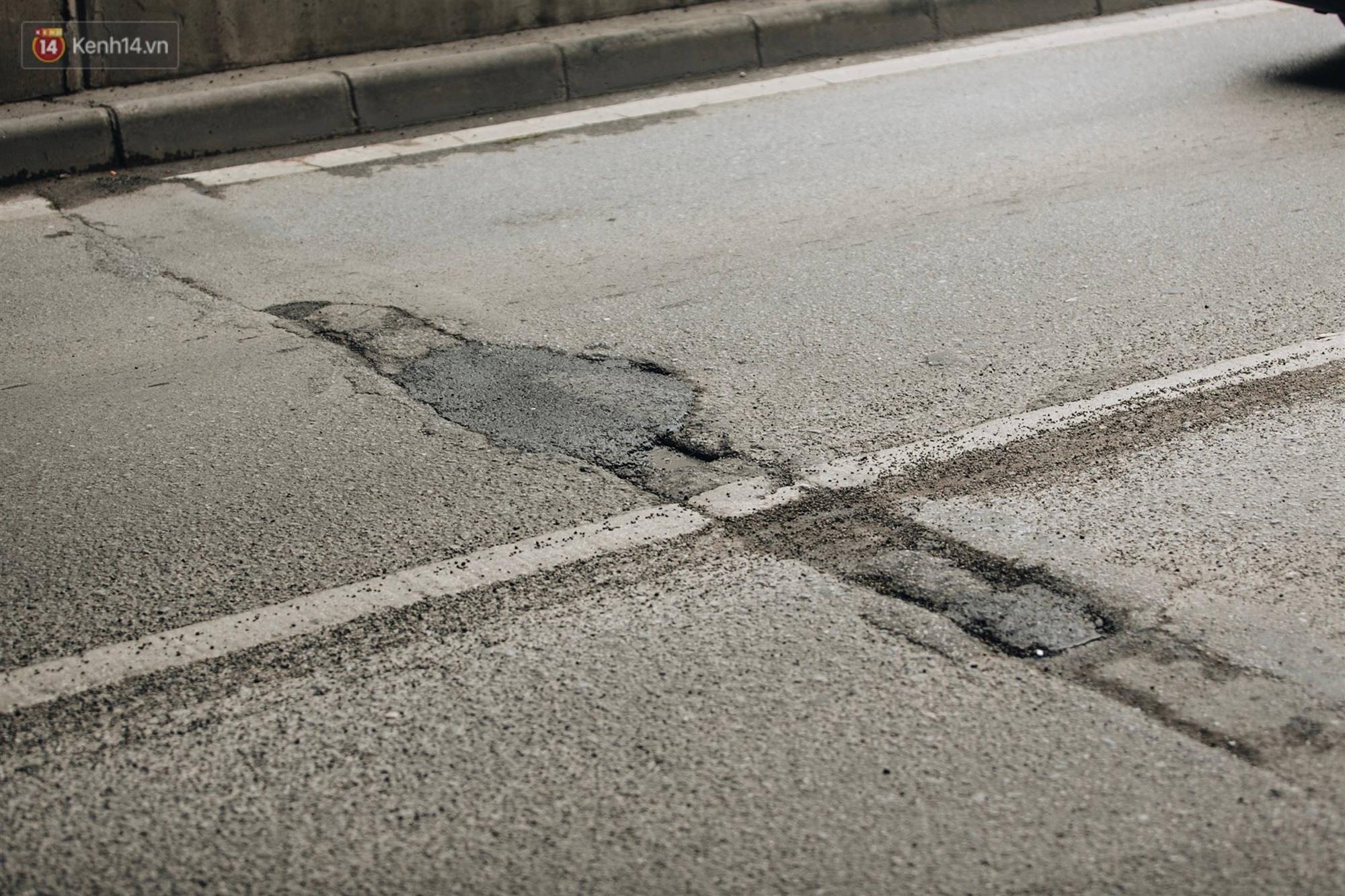 Người dân gặp khó khăn thế nào khi lưu thông qua hầm Kim Liên: Đường dốc và trơn, chạy vào là tay lái chao đảo-11