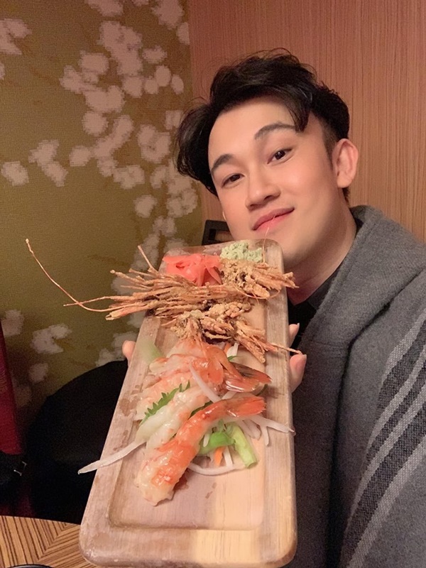 Lối sống đối nghịch của anh em ruột Hoài Linh - Dương Triệu Vũ: Người giản dị như nông dân, kẻ sang chảnh hiếm ai bằng-13