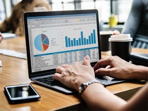 Top ngành có mức lương cao nhất hiện nay, mới ra trường nhận 9 triệu, thậm chí có người hơn 95 triệu/tháng