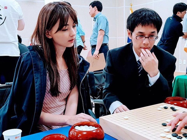Mỹ nữ kiện tướng cờ vây gây sốt tại Trung Quốc-3