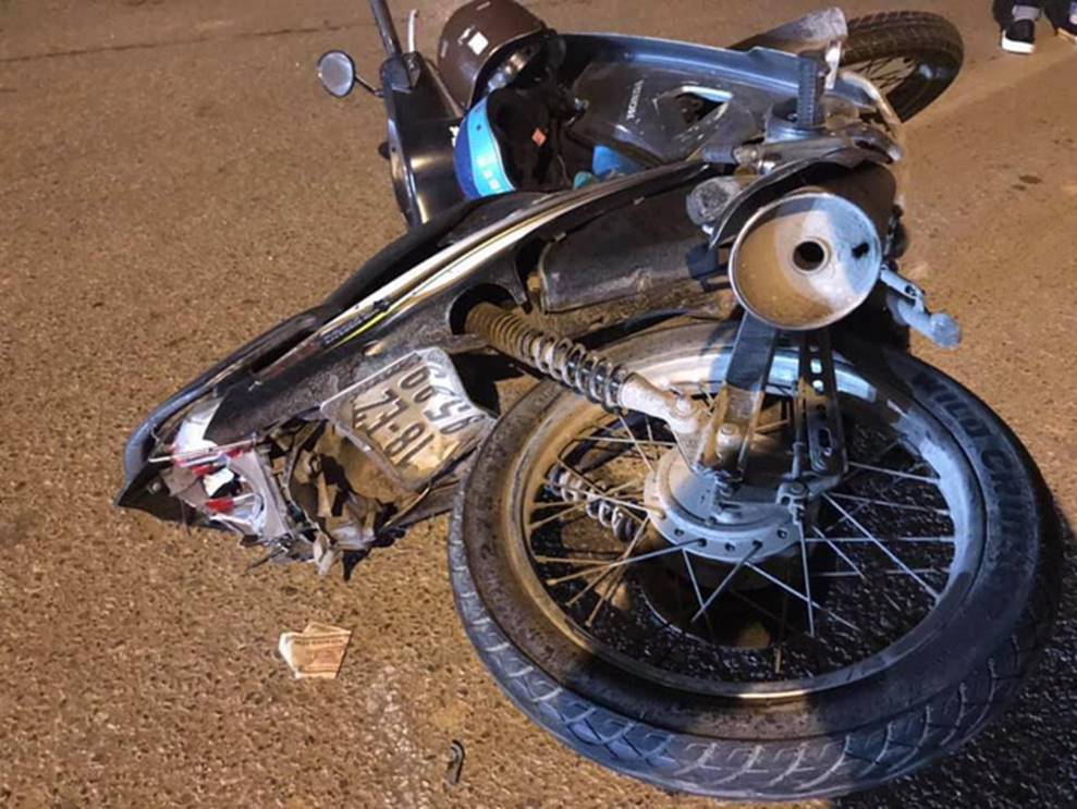 Hà Nội: Gây tai nạn khiến người lái xe ôm gục giữa đường, tài xế ô tô tăng ga bỏ chạy-2