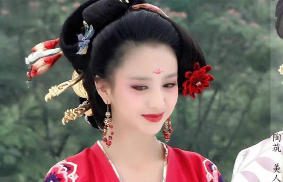 Các cô gái dân tộc thiểu số Trung Quốc đẹp tới mức khiến hoa nhường nguyệt thẹn-4