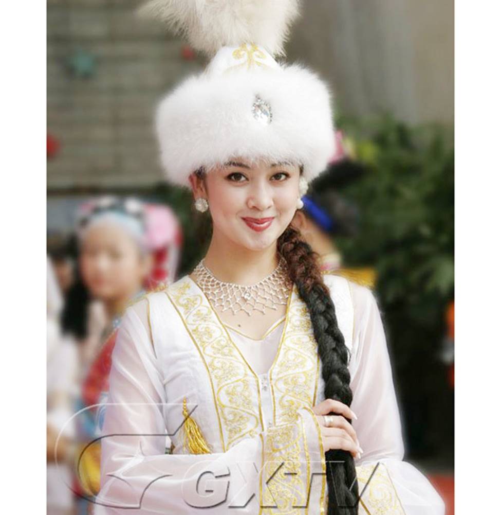 Các cô gái dân tộc thiểu số Trung Quốc đẹp tới mức khiến hoa nhường nguyệt thẹn-15