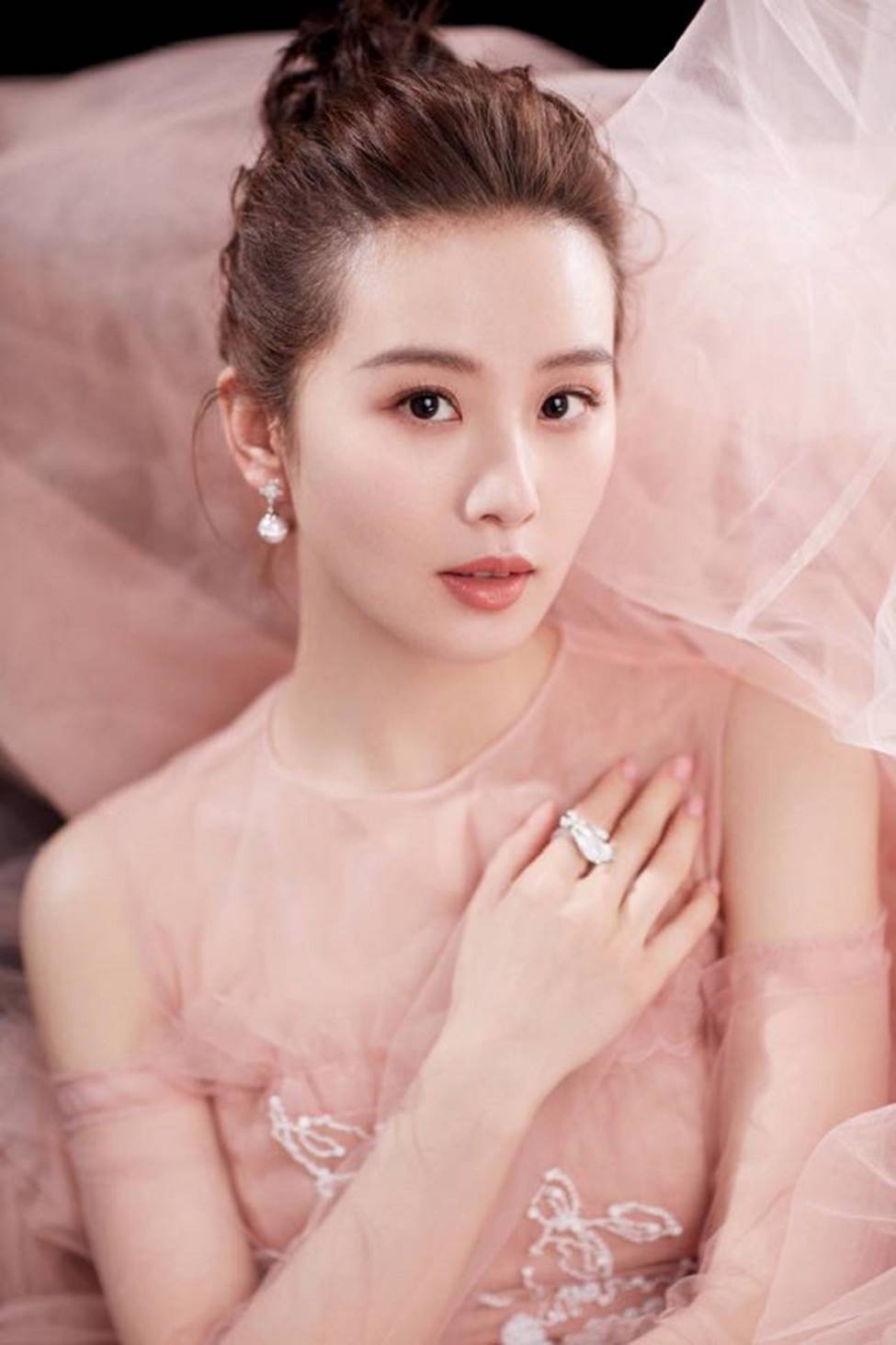 Các cô gái dân tộc thiểu số Trung Quốc đẹp tới mức khiến hoa nhường nguyệt thẹn-9