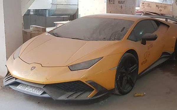 Xót xa siêu xe Lamborghini Huracan độ Mansory của đại gia Nha Trang nằm phủ bụi kín đặc-1