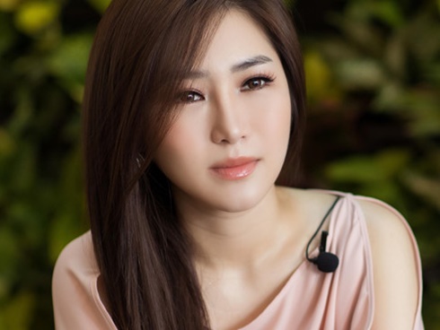 Hương Tràm tuyên bố nghỉ hát gây chấn động: Vạn người tung hô nhưng cô đơn đến mức trầm cảm, tự bóc tay rỉ máu-11