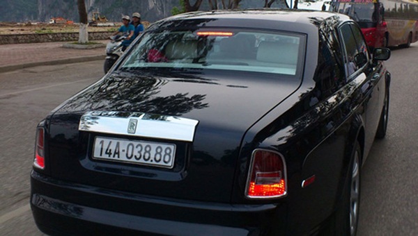 Choáng ngợp dàn siêu xe biển đẹp Quảng Ninh-10