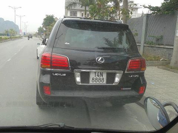 Choáng ngợp dàn siêu xe biển đẹp Quảng Ninh-17