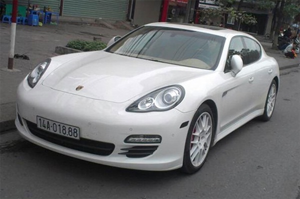 Choáng ngợp dàn siêu xe biển đẹp Quảng Ninh-19