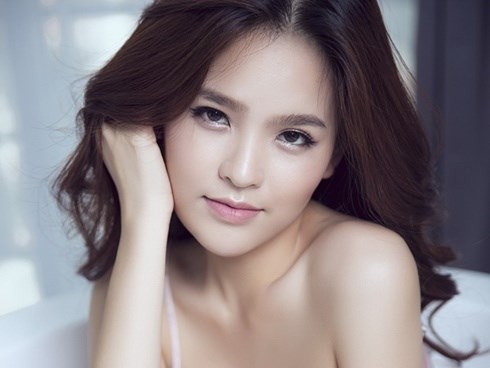 Mỹ nhân bị nghi lộ clip nóng đình đám nhất mạng xã hội hôm nay: Quá khứ từng bị người yêu bỏ vì đóng cảnh nóng, cặp kè Anh Đức để PR phim