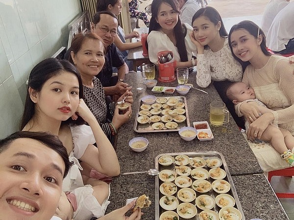 Về quê, Nhã Phương gây chú ý khi khoe ảnh nhà có 4 nàng tiên-2