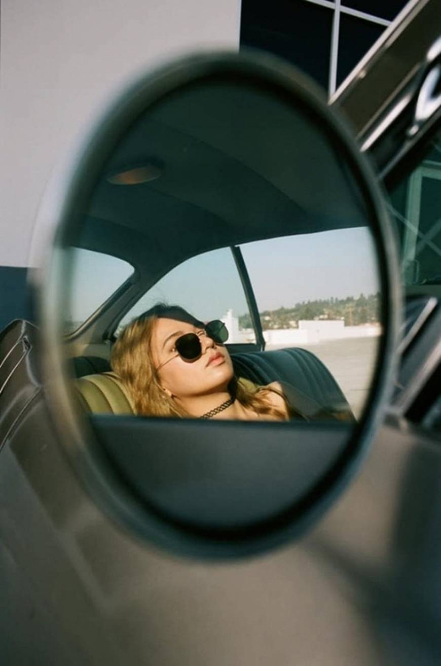 Ca sĩ nhí một thời Xuân Nghi cực ngầu khi tạo dáng với xe hơi-7