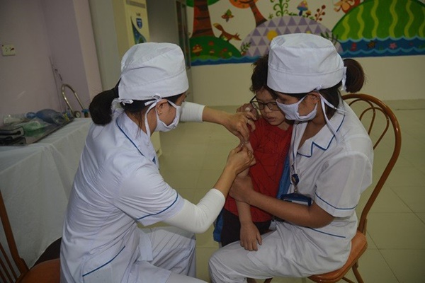 Hà Nội yêu cầu 10 quận, huyện tăng cường công tác phòng, chống bệnh sởi-1