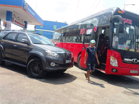 Vào cây xăng đi vệ sinh, một hành khách bị ôtô tông vỡ gan-1