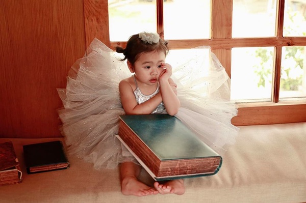 Vân Trang khoe ảnh gia đình hạnh phúc nhưng biểu cảm của con gái lại có gì đó sai sai-5