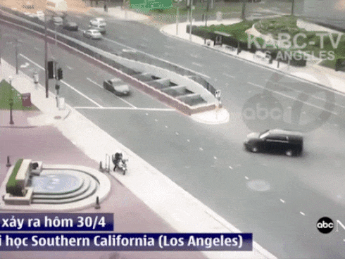 Xe SUV sang đường đâm vào ôtô ngược chiều, hất văng môtô cảnh sát