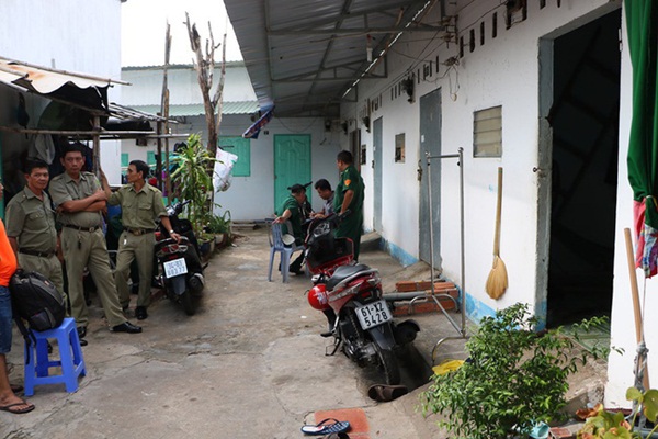 Bình Dương: Tá hỏa phát hiện hai vợ chồng nằm gục cạnh vũng máu, vợ chết, chồng nguy kịch-2