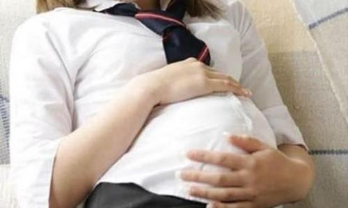 Nữ sinh lớp 8 mang bầu: Tự giam mình, gia đình băn khoăn bỏ hay giữ thai nhi-1
