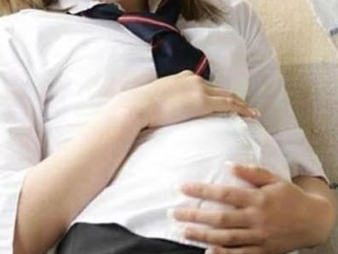 Chùm ảnh: Khi phố đi bộ Bùi Viện thành phố đi nhậu, bóng cười được mua bán công khai-26