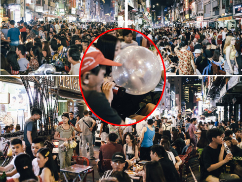 Con trai 51 tuổi chấp nhận không lấy vợ, ở vậy lo cơm nước, tắm giặt cho mẹ già liệt giường suốt 8 năm trời-16