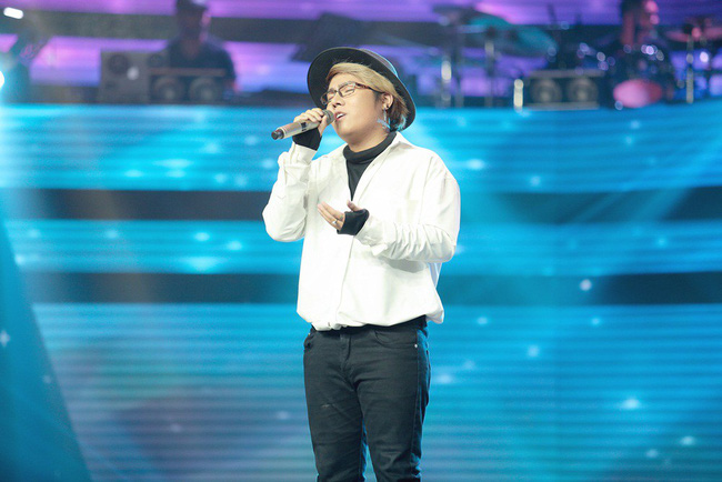 The Voice: Vừa thoát vụ tai nạn tiêu tốn 14 tỷ, Tuấn Hưng liền mang siêu xe Ferrari ra khoe trên sóng-11