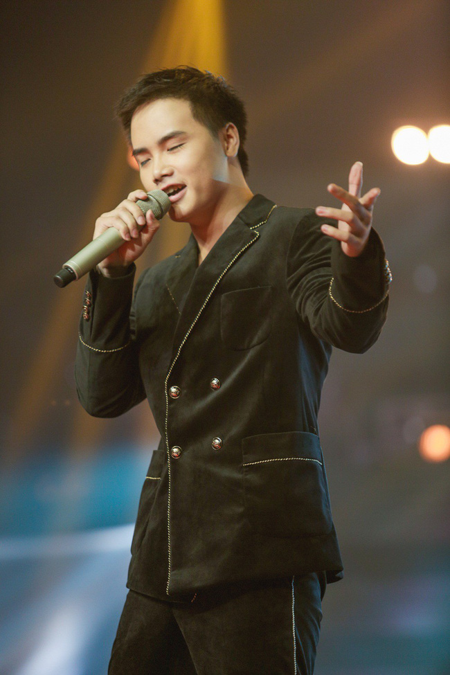 The Voice: Vừa thoát vụ tai nạn tiêu tốn 14 tỷ, Tuấn Hưng liền mang siêu xe Ferrari ra khoe trên sóng-13