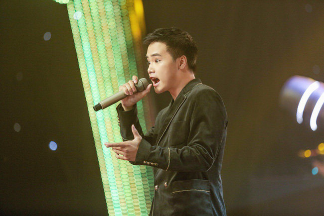 The Voice: Vừa thoát vụ tai nạn tiêu tốn 14 tỷ, Tuấn Hưng liền mang siêu xe Ferrari ra khoe trên sóng-14