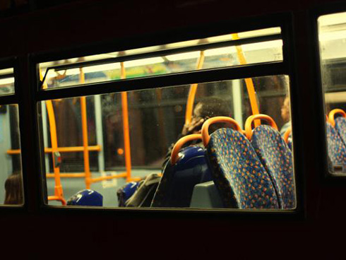 Vì vài đồng bạc lẻ, người phụ nữ cãi nhau rồi tát tài xế xe buýt và cái giá phải trả vô cùng xứng đáng-5