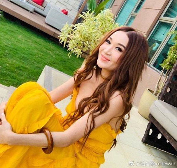 Sợ xấu không sinh con, quả bom sex kinh điển mọi thời đại vẫn làm mẹ và giờ thế này!-15