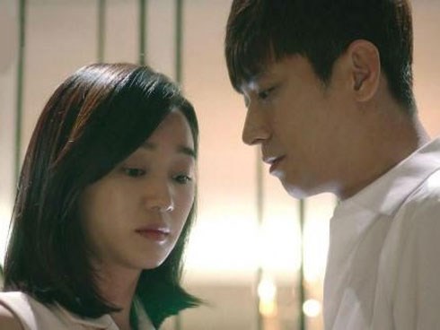 Thuê thám tử theo dõi chồng ngoại tình, tôi xấu hổ khi biết sự thật