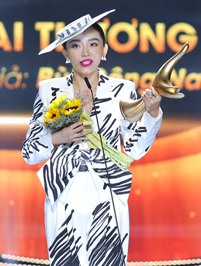 Lâm Tâm Như, nữ tỷ phú Jamie Chua và 1 hoa hậu bị Tóc Tiên dìm hàng không thương tiếc khi cùng diện bộ suit phá cách-1