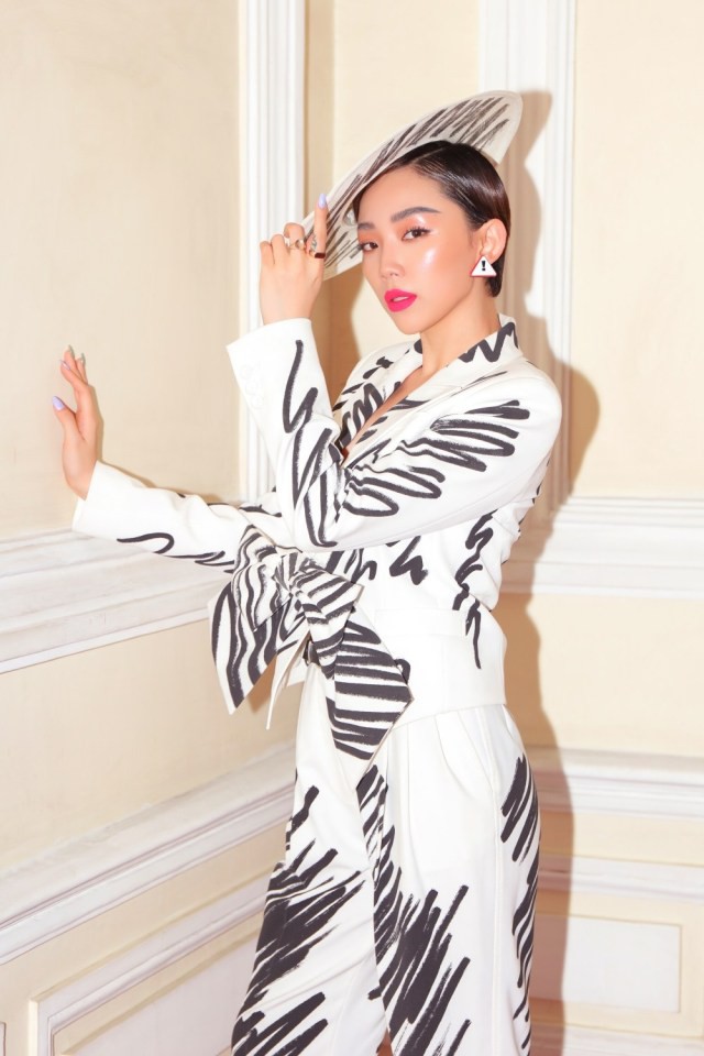 Lâm Tâm Như, nữ tỷ phú Jamie Chua và 1 hoa hậu bị Tóc Tiên dìm hàng không thương tiếc khi cùng diện bộ suit phá cách-2