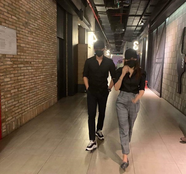 Mỹ Tâm – Mai Tài Phến bị bắt gặp đi du lịch cùng nhau, đắp chung chăn cực tình tứ trên máy bay?-6