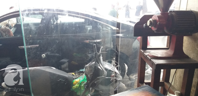 Hà Nội: Hốt hoảng khi xế hộp 4 chỗ cuốn hàng chục xe máy vào gầm, tài xế có biểu hiện say xỉn-4