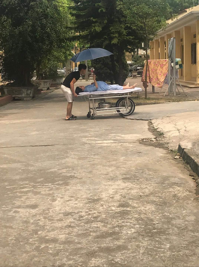 Bức ảnh đáng yêu nhất MXH hôm nay chứng minh chân lý: Muốn biết lòng dạ đàn ông thì hãy đến ngay khoa sản-1