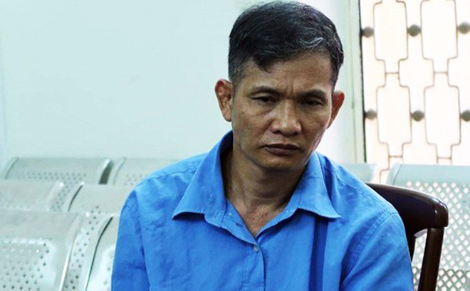 Chở con nuôi vào khách sạn, siết cổ con đến chết rồi tự tử-1