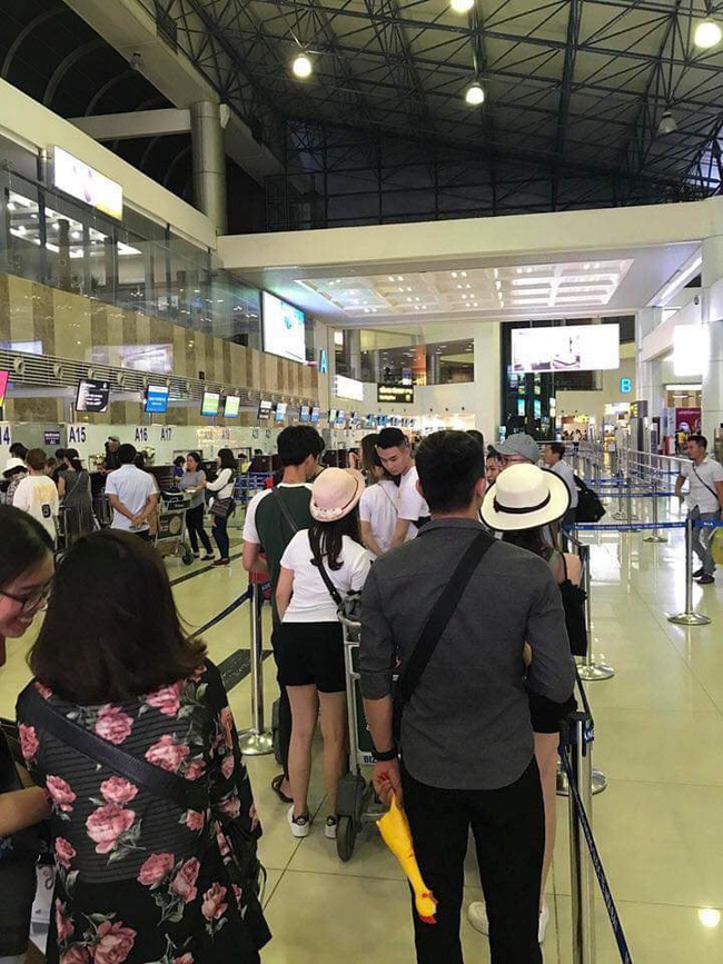 Thanh niên bay từ Hà Nội vào Đà Nẵng chỉ để trả bạn gái cũ kỷ vật xưa, biết được đó là thứ gì, dân mạng cười không ngớt-3