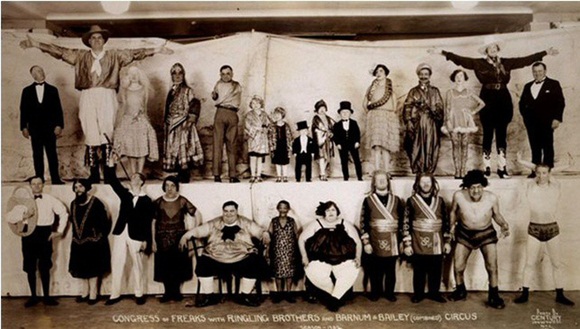 Câu chuyện cảm động về người phụ nữ mắc bệnh lạ xấu xí nhất thế giới, không sợ trở thành trò cười cho thiên hạ để cứu 4 đứa con khỏi chết đói-4