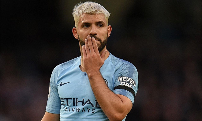 Kompany lập siêu phẩm đưa Man City tiến sát chức vô địch-1