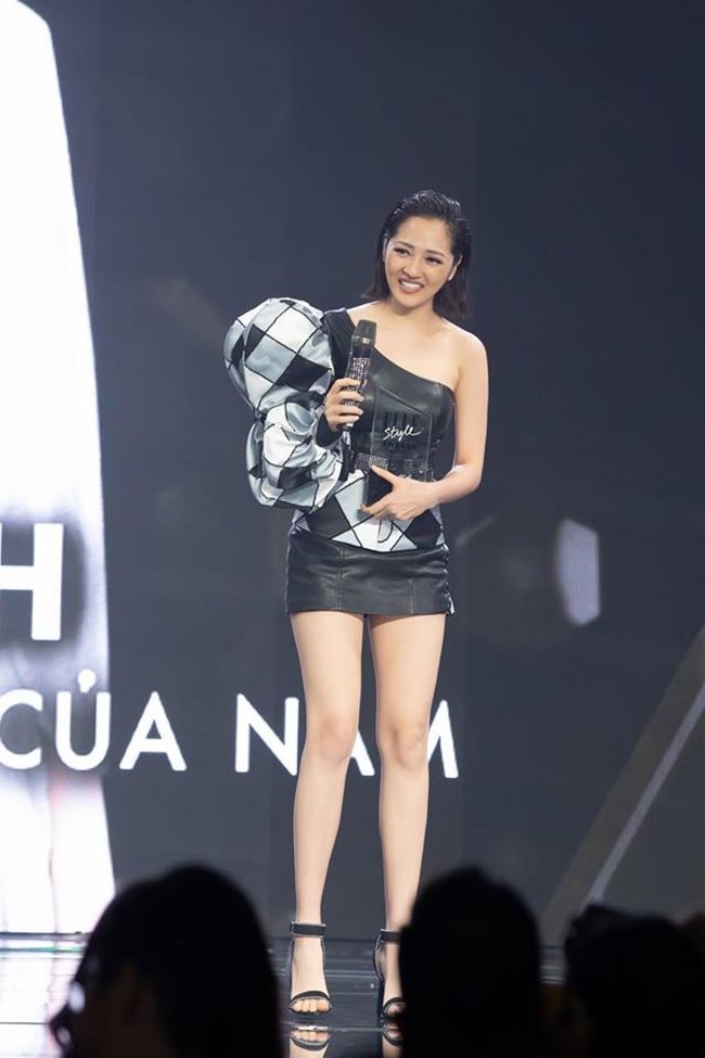 Bảo Anh nhiều lần gây thót tim với váy siêu ngắn-16