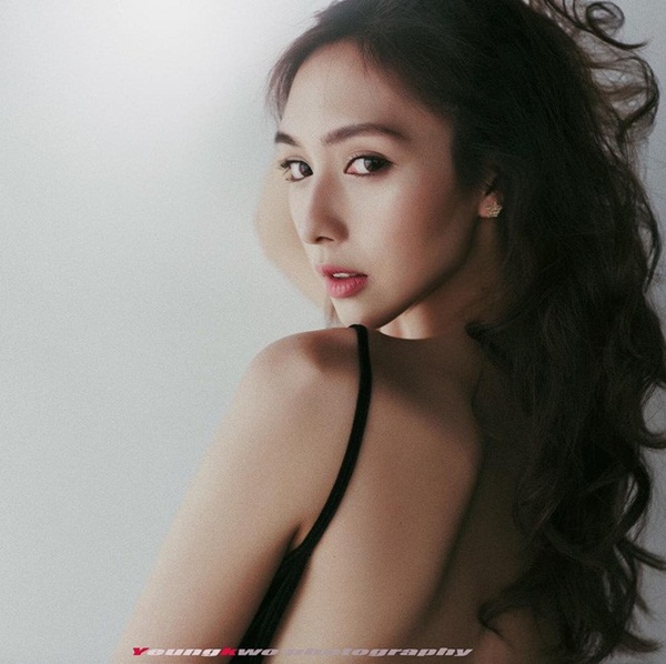 Bị chụp lén trên tàu điện ngầm vẫn thần thái hơn người nhưng danh tính cô nàng mới thực sự gây choáng-5