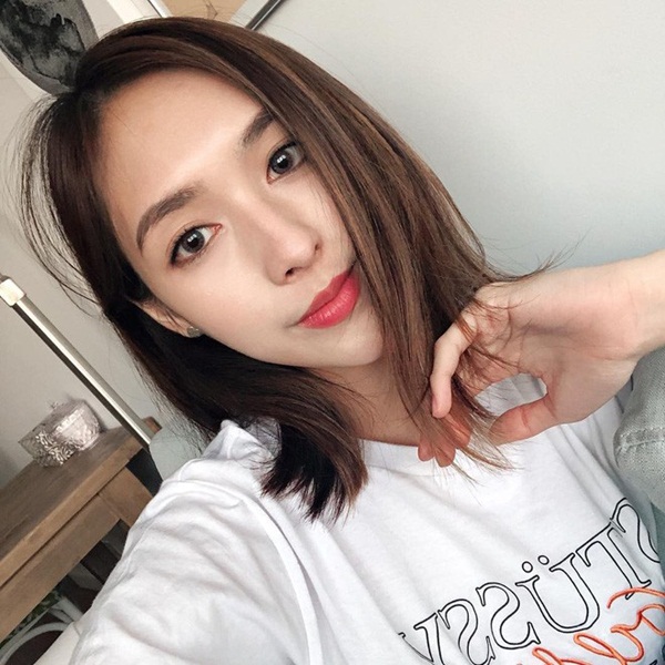 Bị chụp lén trên tàu điện ngầm vẫn thần thái hơn người nhưng danh tính cô nàng mới thực sự gây choáng-6